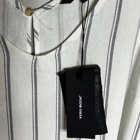 NWT Vero Moda Linen Blend Romper Womens Striped White Gray Sleeveless Size M - Picture 2 of 5